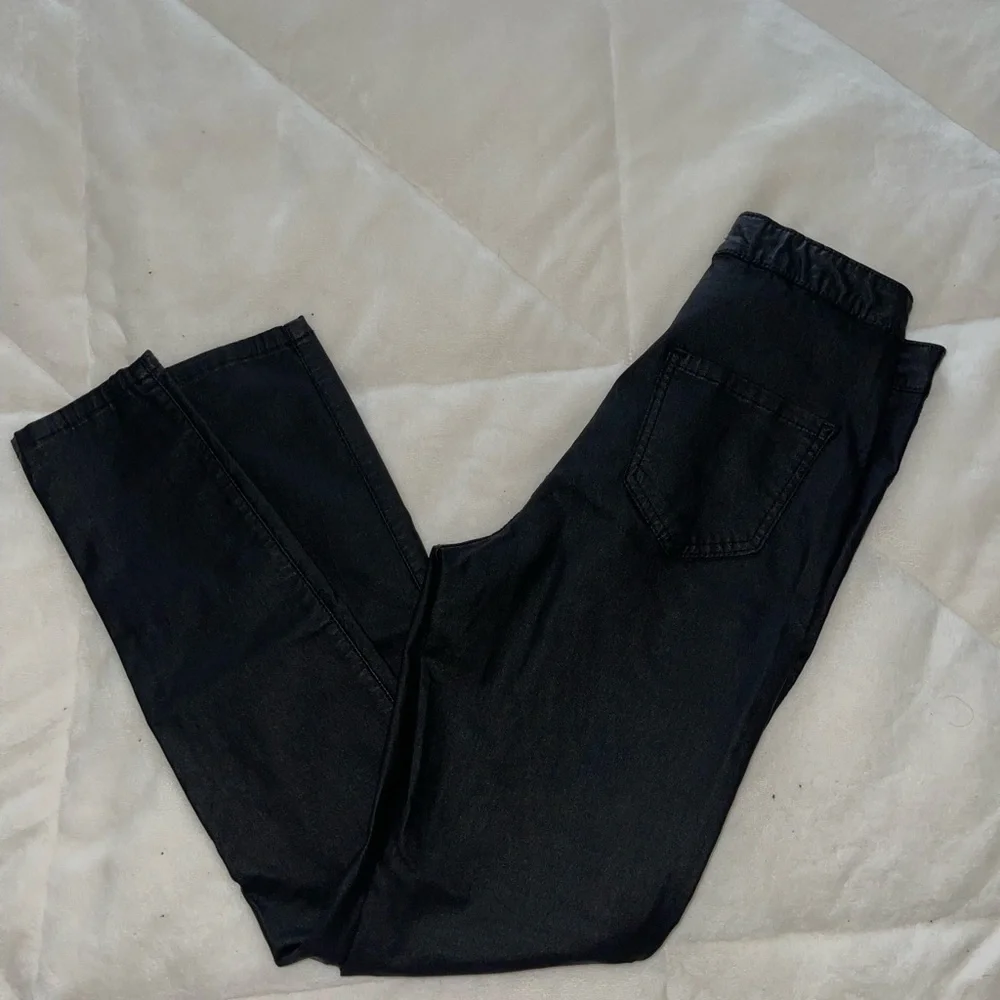 black coated faux leather pants - Picture 4 of 7